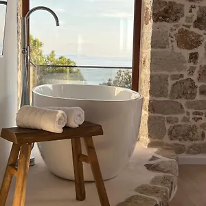 Hotel Acta 1939, Himare